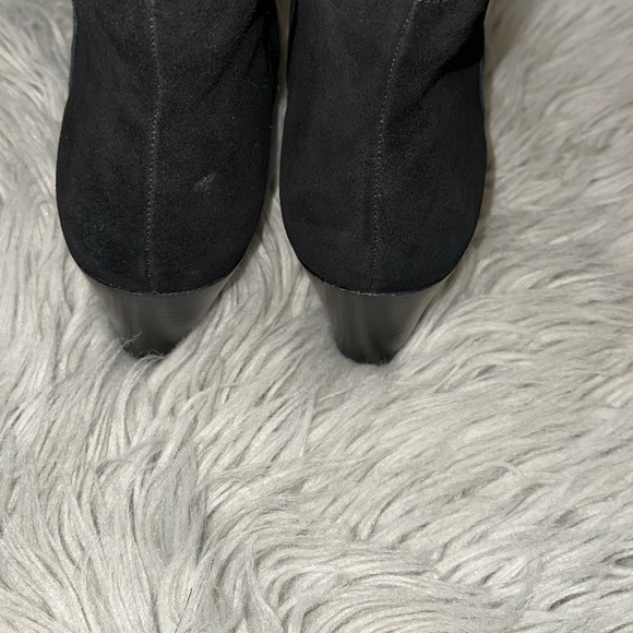 Shoes - Picture 8 of 9